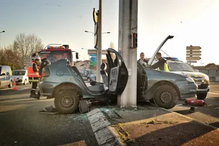 Accident à Montluçon : le conducteur transporté à l'hôpital avec un traumatisme crânien