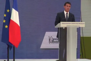 Manuel Valls : Michelin "va de l'avant et se transforme sans cesse"