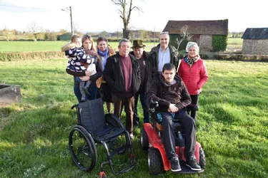 Un élan associatif a permis à Gabriel Cottaz de financer son fauteuil roulant