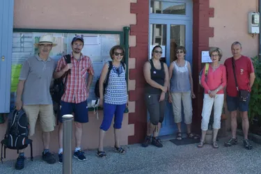 Les touristes visitent le site des Palhàs