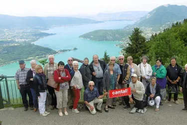 Le club sur les bords du lac d’Annecy