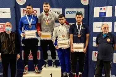Originaire de Montluçon (Allier), le lutteur Rayan Aouina décroche le bronze aux championnats de France juniors