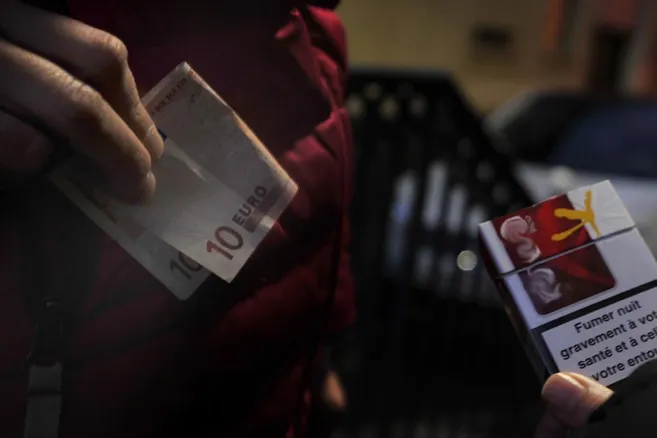 Le march de la cigarette de contrefaon prospre aussi  Clermont-Ferrand,  dop par les rseaux sociaux - La Montagne