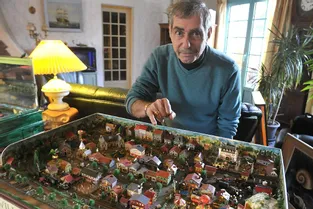 Georges Maston fabrique des maquettes en n’utilisant que des matériaux de récupération