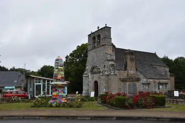 Trois bonnes raisons de visiter l'exposition Curieux monuments à Saint-Pardoux-la-Croisille (Corrèze)