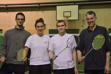 Le Club sportif ambertois badminton organise son premier tournoi de double au gymnase du collège