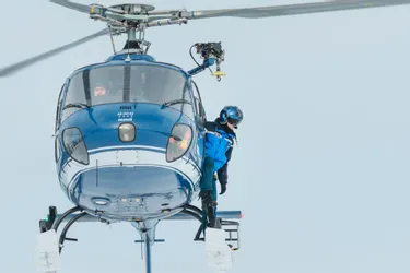 Un motard blessé, évacué en hélicoptère sous le plomb du Cantal, ce samedi
