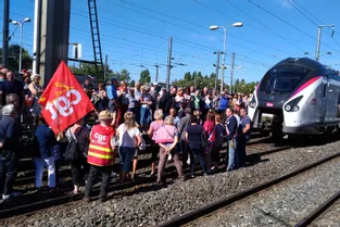 Saint-Germain-des-Fossés se mobilise pour sauver son guichet SNCF