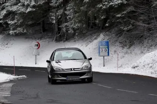 Circulation délicate sur certains axes en Auvergne à cause de la neige et du verglas