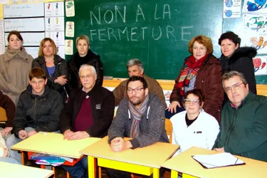 Parents d’élèves, élus et enseignants se mobilisent pour l'école à Saint-Gérand-de-Vaux (Allier)