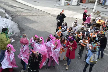 Le carnaval des centres d’accueils de mineurs de haute-Corrèze a investi les rues de Bugeat