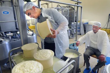 Une dizaine de fromagers et responsables méditerranéens accueillis à Aurillac