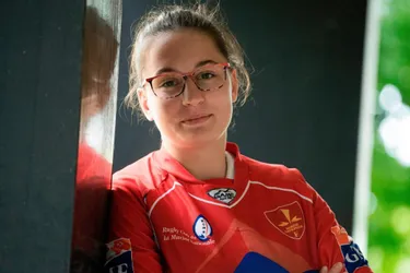 Loréna, 20 ans, partage sa vie entre son métier de militaire et sa carrière de rugbywoman