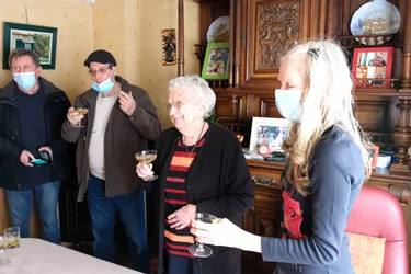 Suzanne, centenaire dans le Puy-de-Dôme, livre son secret : "Il faut profiter de la vie !"