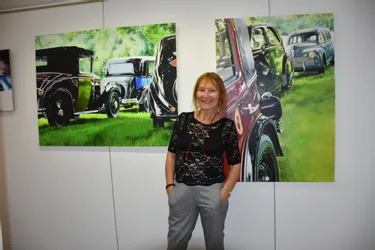 La peintre Roselyne Sylvain donne à voir autrement la voiture dans une exposition à Montluçon (Allier)