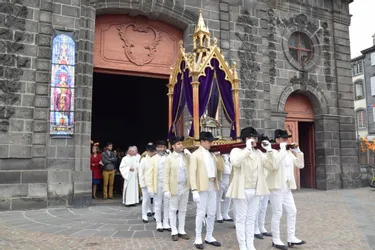Quels sont les symboles de la procession de Saint-Amable, à Riom ?