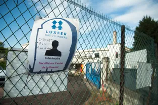 La colère des ex-Luxfer à Gerzat (Puy-de-Dôme) : "Ils font de grandes annonces à la télé, mais derrière, ça suit pas"