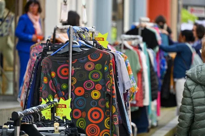 Fast fashion : huit astuces pour devenir un consommateur de mode plus responsable - L’Écho Républicain