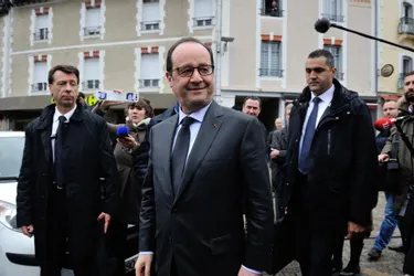 En Corrèze, Hollande a appelé "tous les acteurs publics" à faire des "économies"