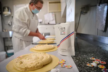 Allier : ces boulangers rois de la fève made in France