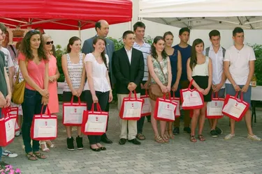 La municipalité récompense l’excellence à l’issue du baccalauréat dans les lycées de la commune