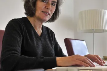 Béatrice Wilmos, journaliste écrivain, cherche l’ossature de son quatrième roman