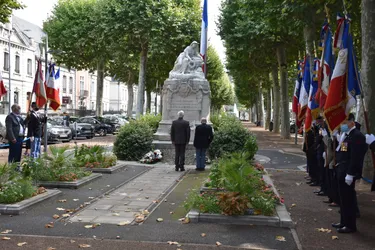 Montluçon (Allier) commémore les 77 ans de sa libération, en présence d'un ancien combattant ayant participé aux opérations