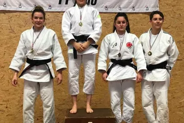 Les judokas sur le podium