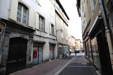 Un homme agressé au couteau en plein centre-ville d'Aurillac