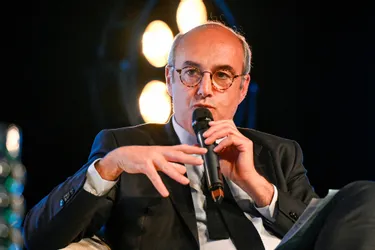 Hommage politique à Olivier Marleix : entre émotion et calculs au Palais Bourbon