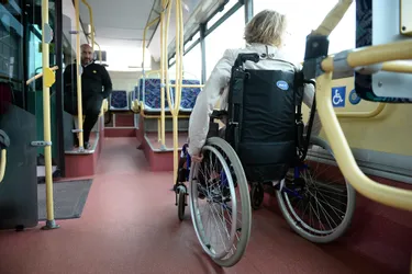 La Région Auvergne-Rhône-Alpes vote la gratuité des transports pour les accompagnateurs de personnes handicapées