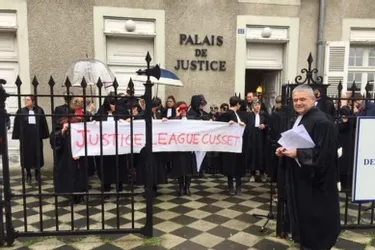 Devant le Palais de justice de Cusset, une minute de silence « en mémoire de la justice »