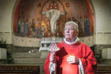 « Je préfère être intègre plutôt qu’intégriste » : le prêtre André Pons (Cantal) prend sa retraite après cinquante ans de sacerdoce