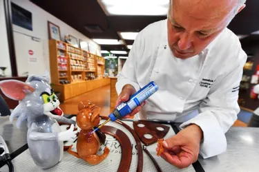 La maître chocolatier, originaire de Brive, est l’un des meilleurs sculpteurs sur sucre au monde