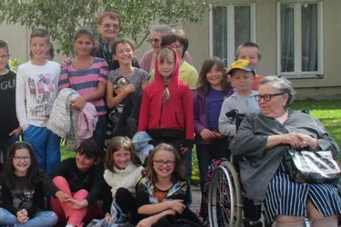 Projet culturel entre écoliers et résidents des Bruyères