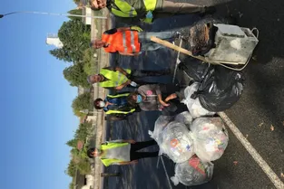 Une dizaine de bénévoles a rempli dix sacs de déchets