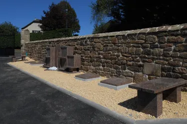 Un columbarium et un jardin du souvenir