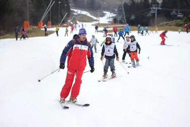 Les petits skieurs du Lioran en quête de leur flocon
