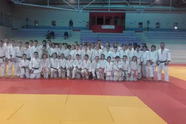 Une soixantaine de judokas sur le tatami