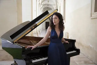 La pianiste italienne Béatrice Rana en concert au Saillant (Corrèze) : "Retrouver le plaisir de se rendre à des concerts"