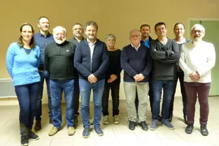Municipales : Bertrand Livet a présenté son équipe « Vivons Usson » (Puy-de-Dôme)