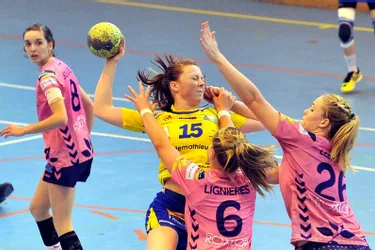 EN IMAGES: Handball. Finale du championnat de France des filles de moins de 18 ans.