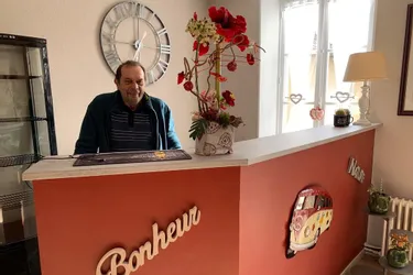 Un couple originaire du Jura reprend le bar-restaurant « Les artistes du confluent » à Fresselines (Creuse)