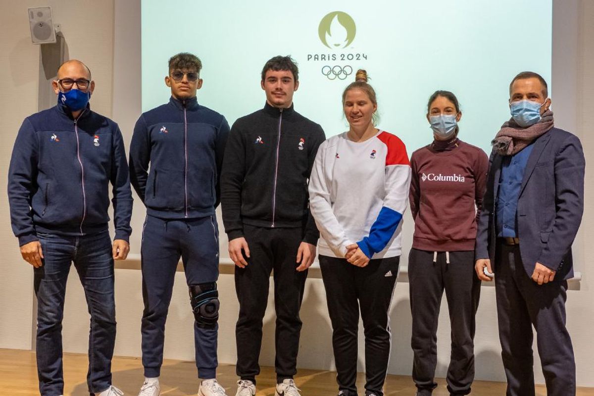 SAINT JEAN DE LA RUELLE. Des judokas médaillés reçus à Max-Jacob - La ...