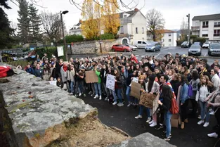 Les lycéens de La Fayette poursuivent la mobilisation à Brioude