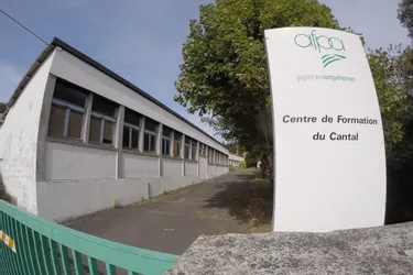 Ouverture d'un centre d'accueil pour demandeurs d'asile à Saint-Flour : les questions qui se posent