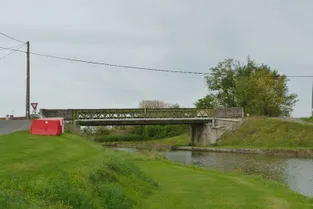 Reconstruction du pont sur le canal