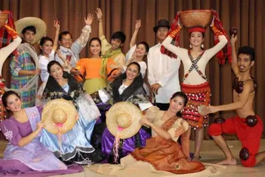 Un spectacle de folklore des Philippines