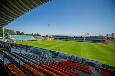 Le stade Gabriel-Montpied prépare son grand dimanche en Ligue 1