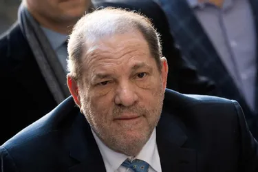 Reconnu coupable d'agression sexuelle et de viol, et incarcéré, Harvey Weinstein risque 25 ans de prison